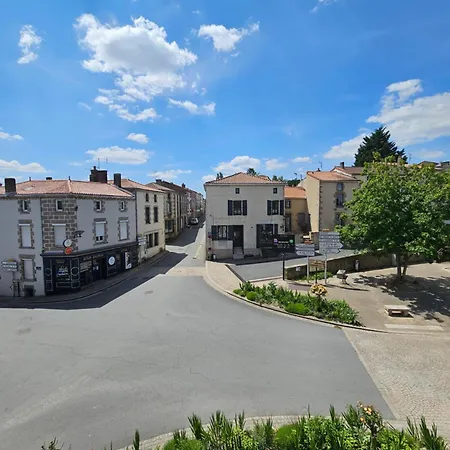 Au Coeur Vendeen - A 3km Du Parc Puy Dufou Apartment